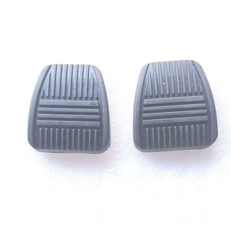 Clutch And Brake Pedal Rubber For Toyota Qualis (Set Of 2Pcs)