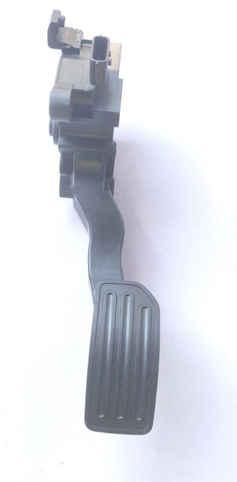 Clutch Pedal For Nissan Sunny (Refurbished)