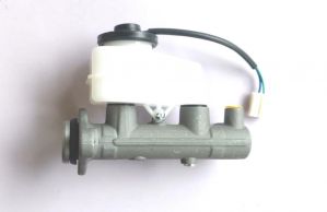 Brake Master Cylinder Assembly For Toyota Qualis With Bottle